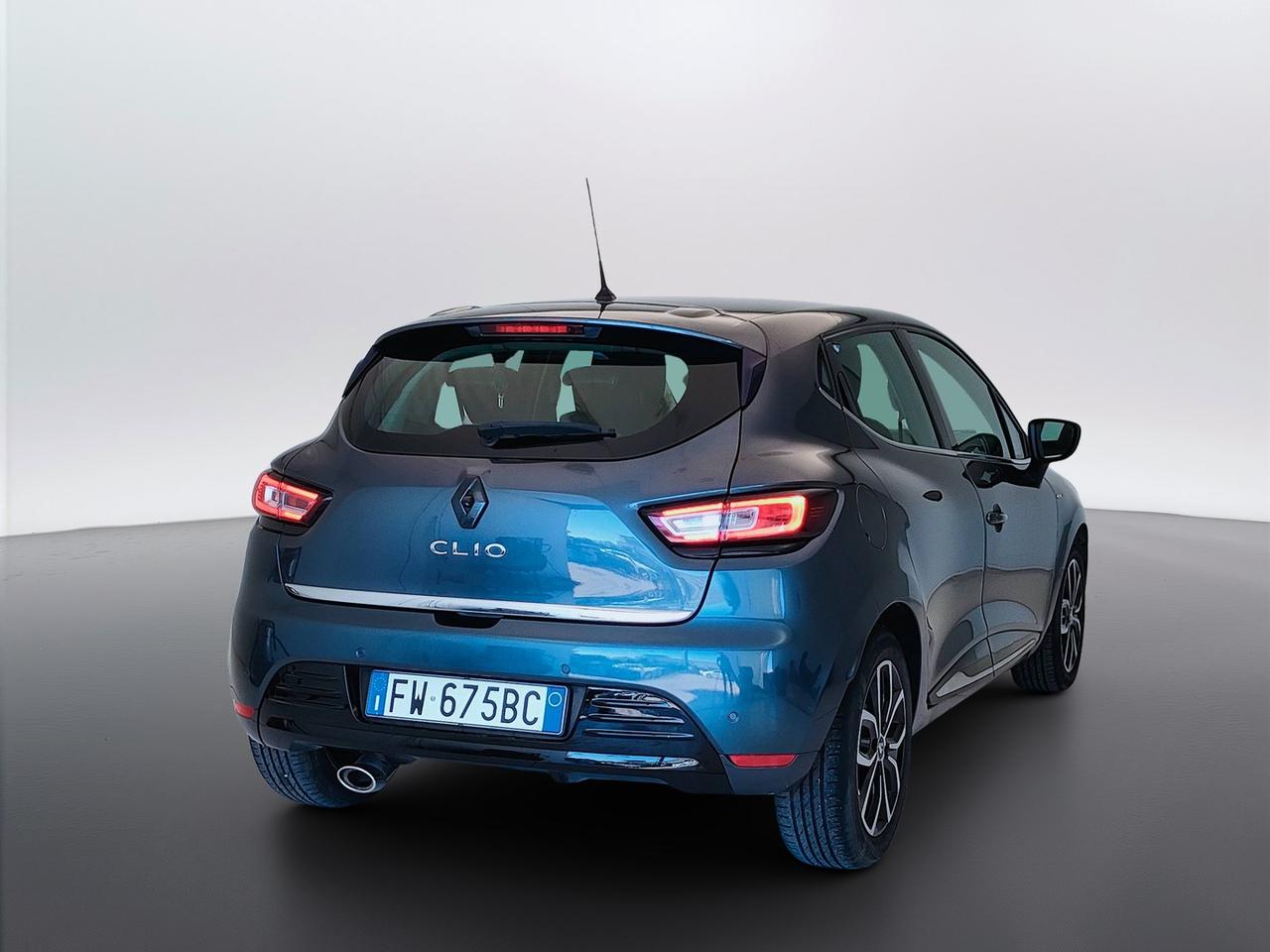 RENAULT Clio IV 2017 - Clio 1.5 dci Moschino Intens 90cv