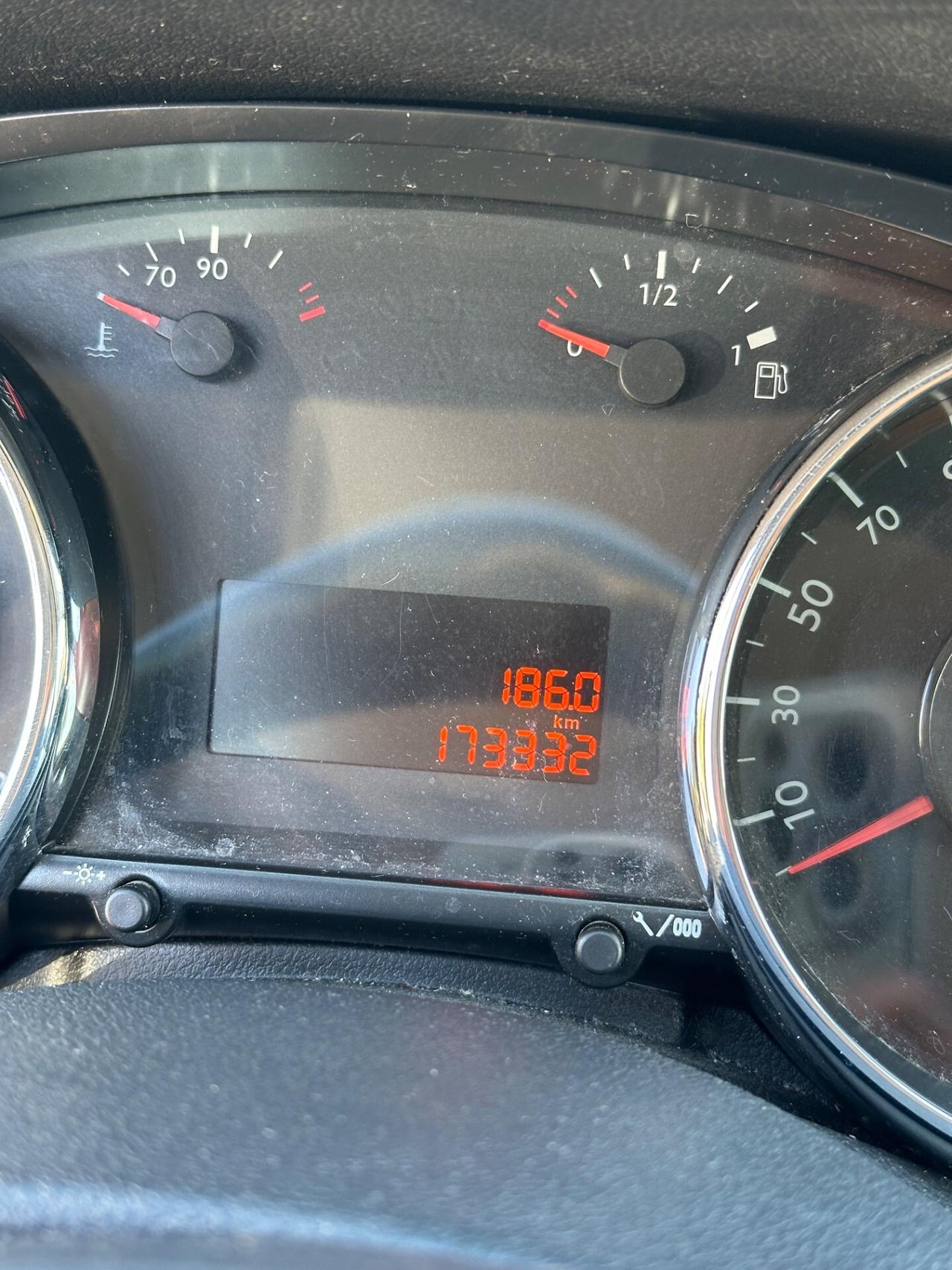 Peugeot 3008 1.6 HDi 115CV Business