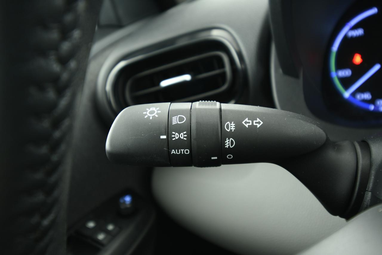 TOYOTA Yaris Cross 1.5h Business fwd 116cv e-cvt CAMERA+ACC+APP CONNECT