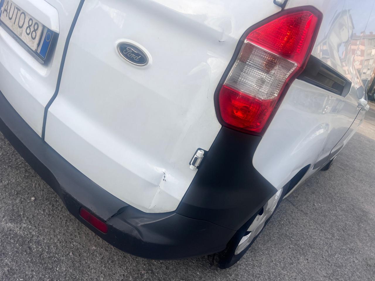 Ford Tourneo Courier 1.5 TDCI 75 CV VAN