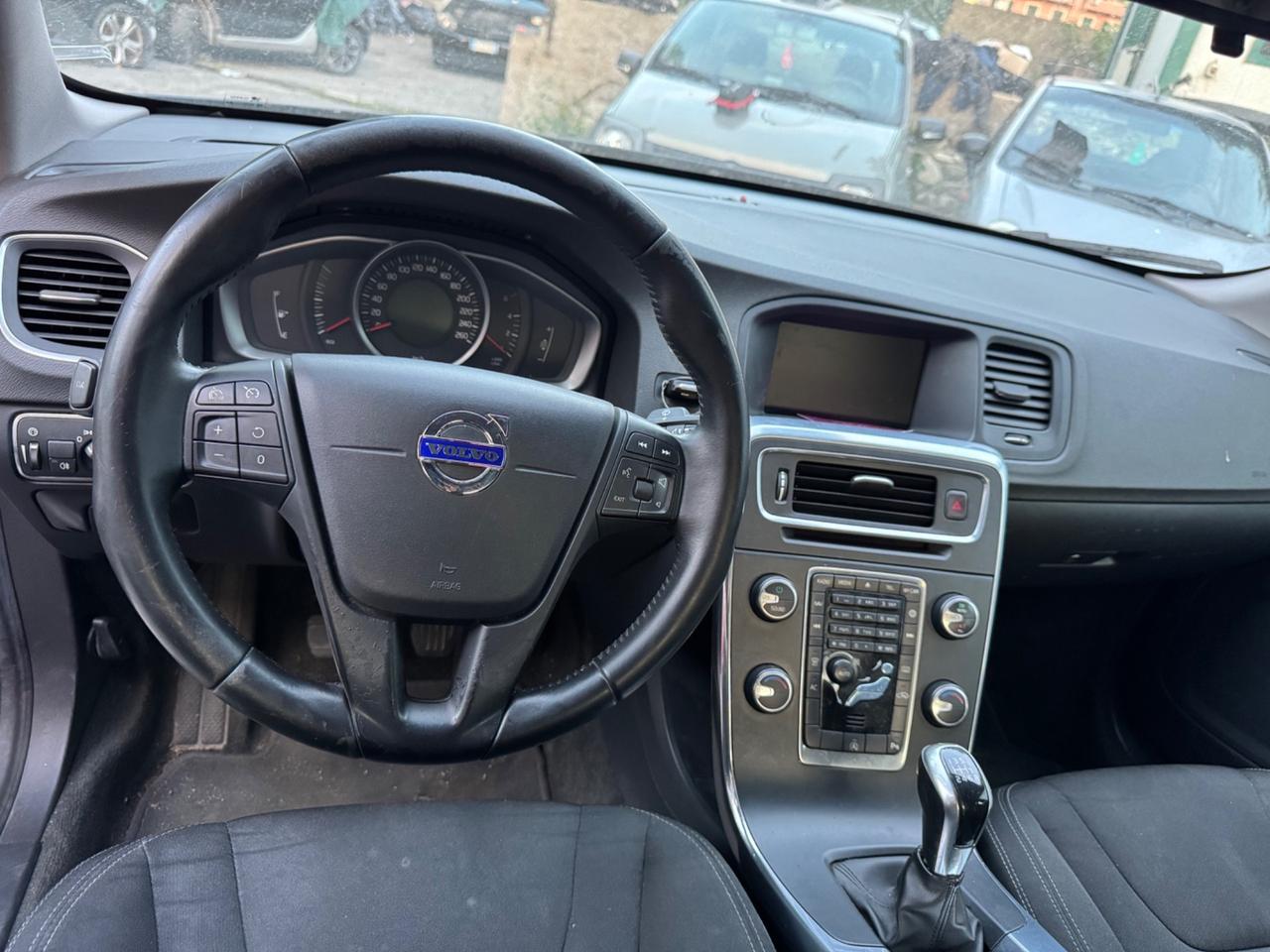 VOLVO S60 2.0 120CV MOTORE ROTTO NON PARTE