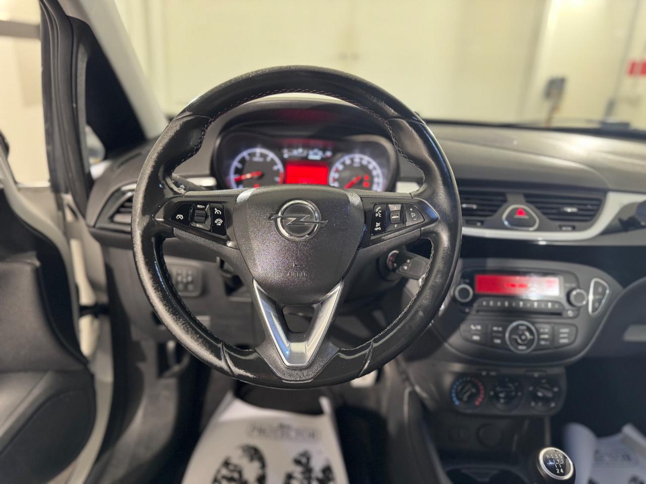 Opel Corsa 1.4 90CV Coupé b-Color