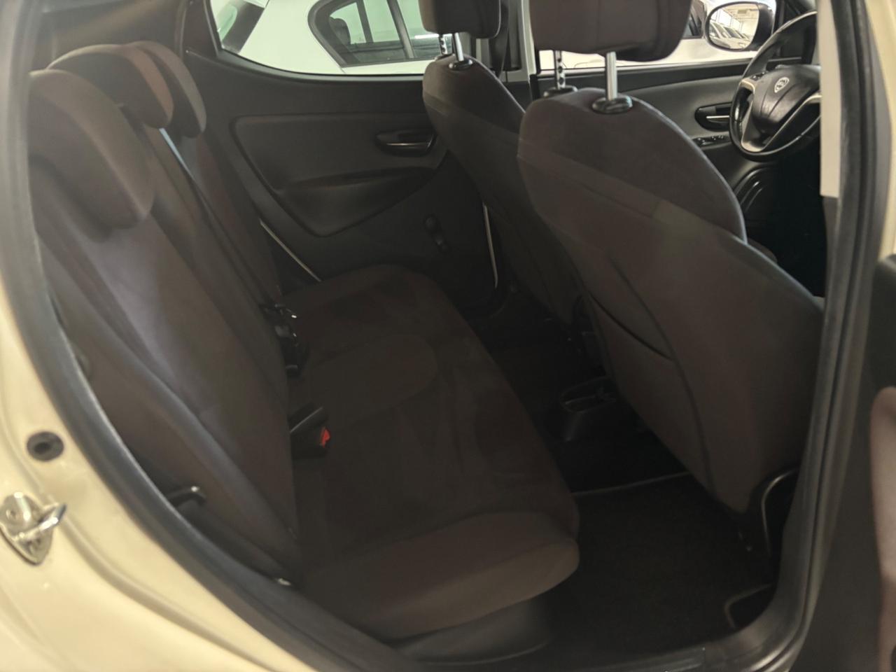Lancia Ypsilon 1.2 BENZINA 69 CV Platinum |OK NEOPATENTATI |