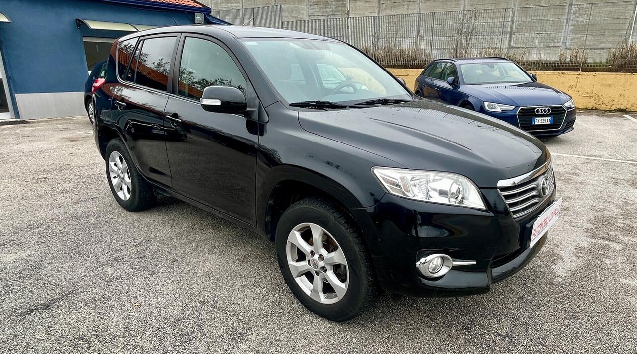 Toyota RAV 4 2.2 D-4D 150 CV 6M 4X4 BLOCCAGGIO DIFF.-INTERNO PELLE-ALCANTARA-CRUISE