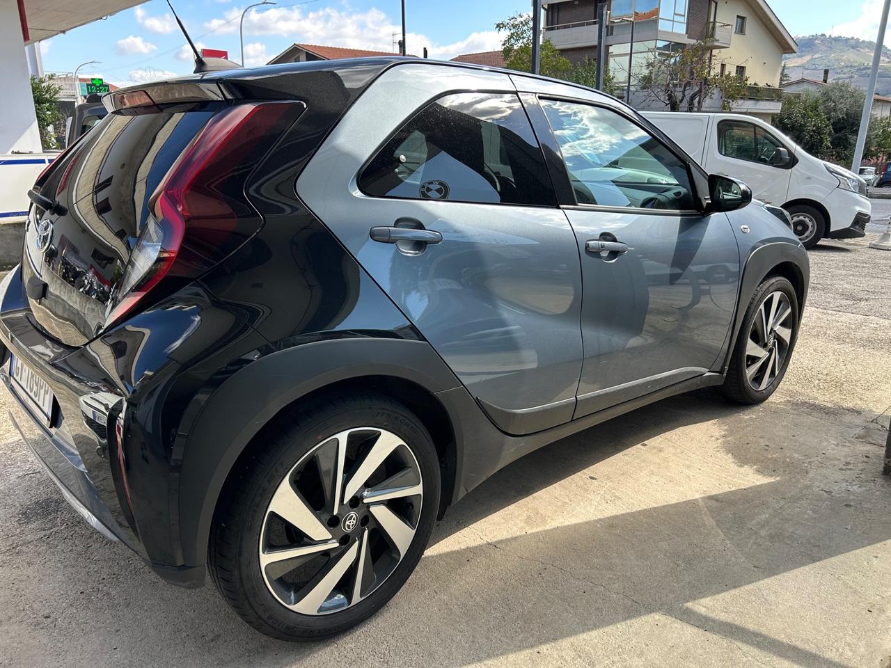Toyota Aygo X 1.0 5 porte Lounge S-CVT Cambio Automatico