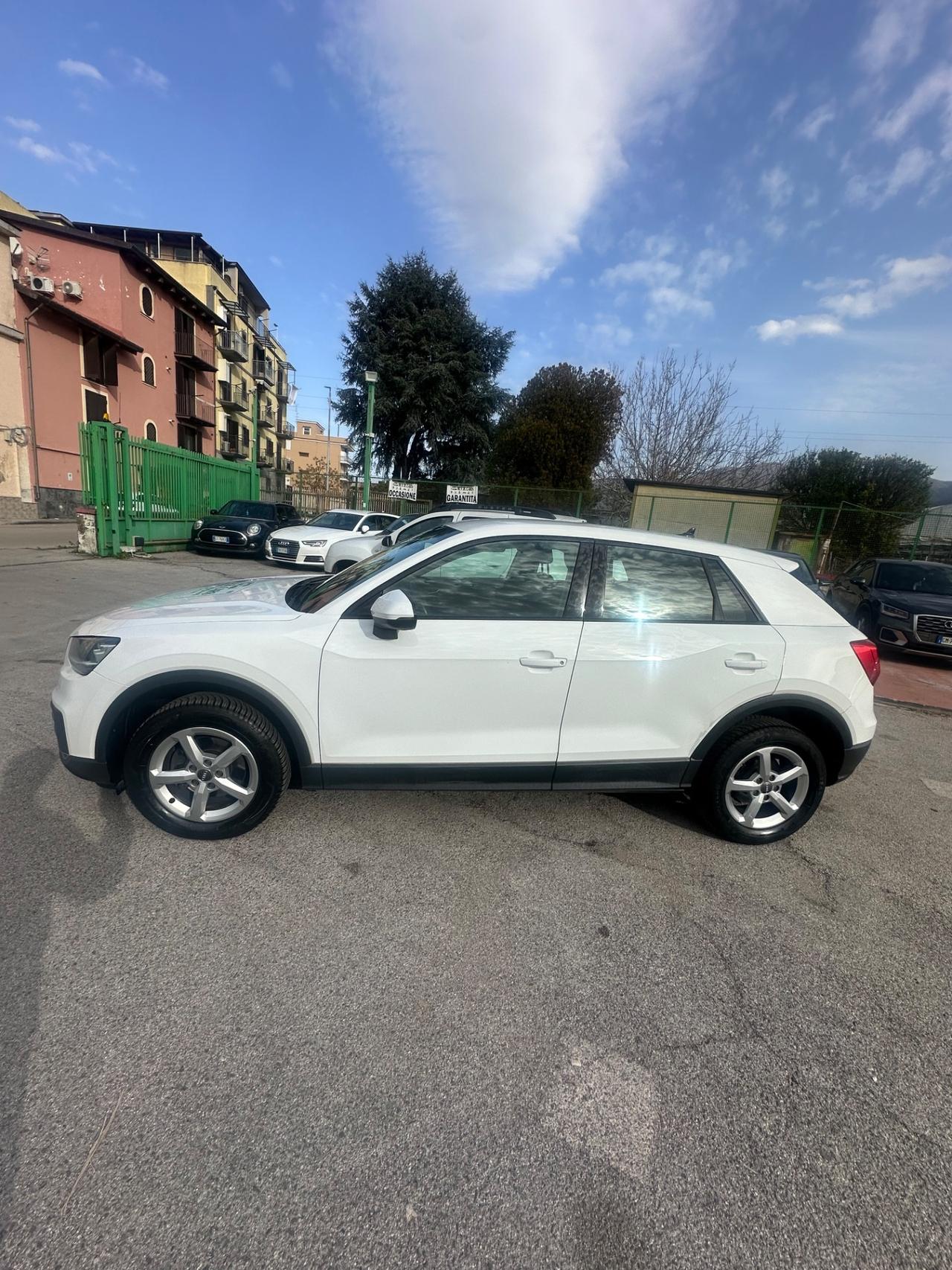 Audi Q2 30 TDI S tronic Identity Black