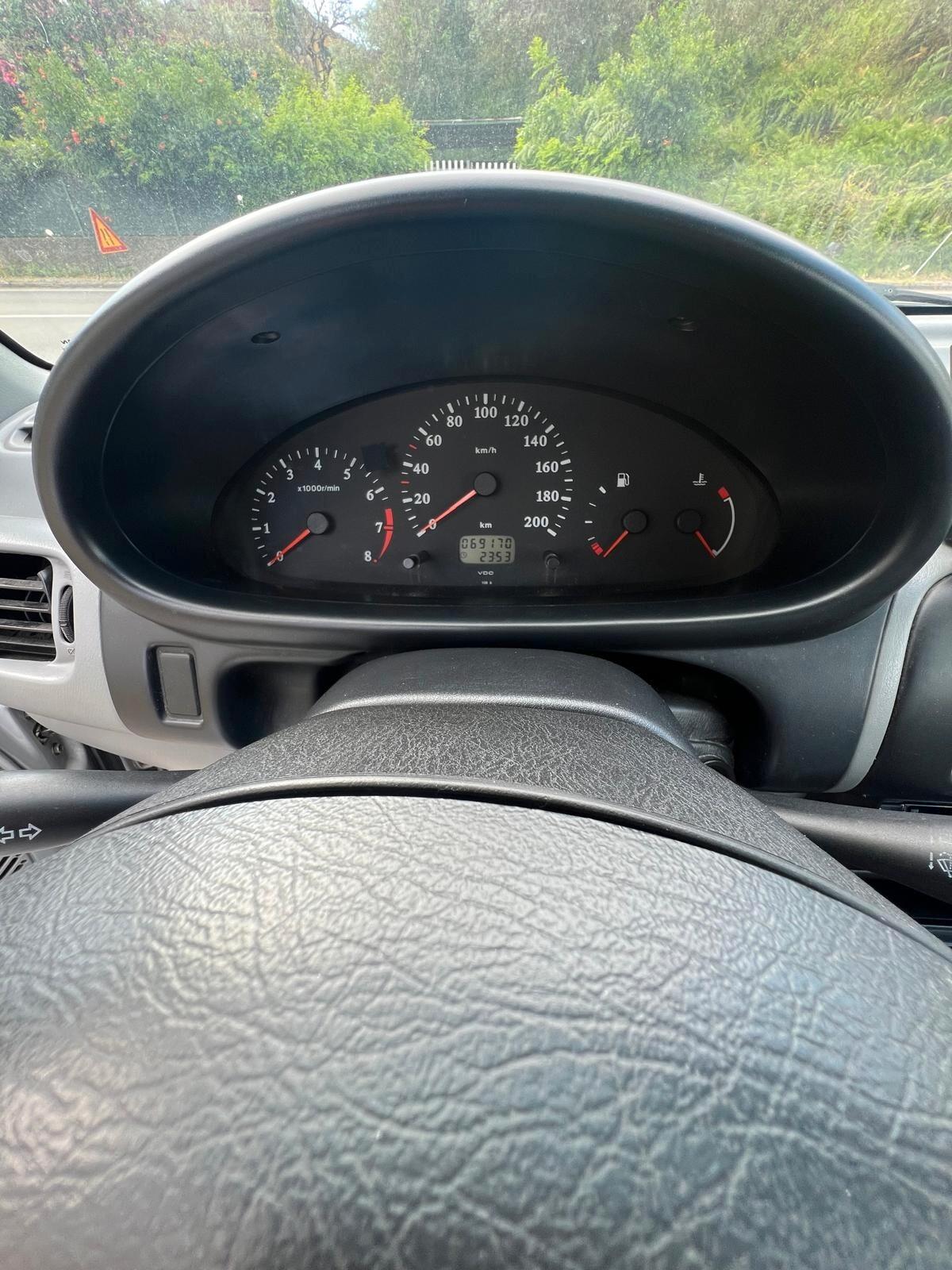 Nissan Micra 1.0i 16V cat 3 porte SE