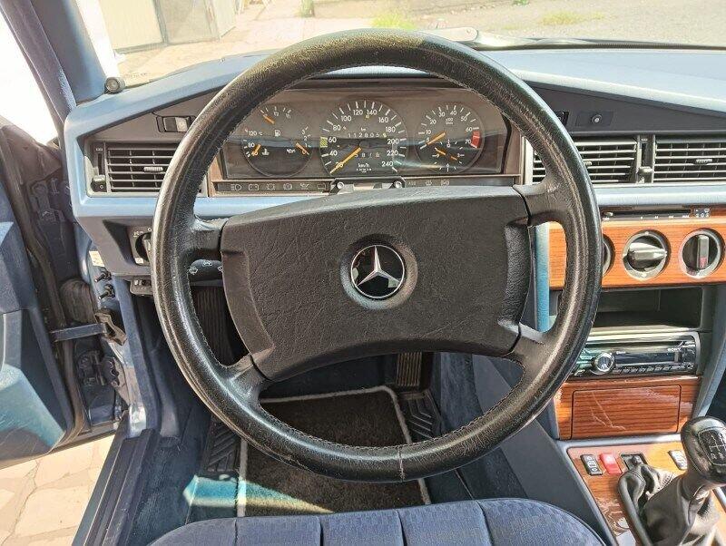 Mercedes-Benz 190 2.6 E cat