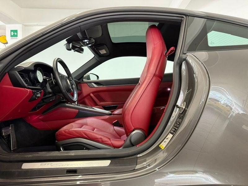 Porsche 911 CARRERA S