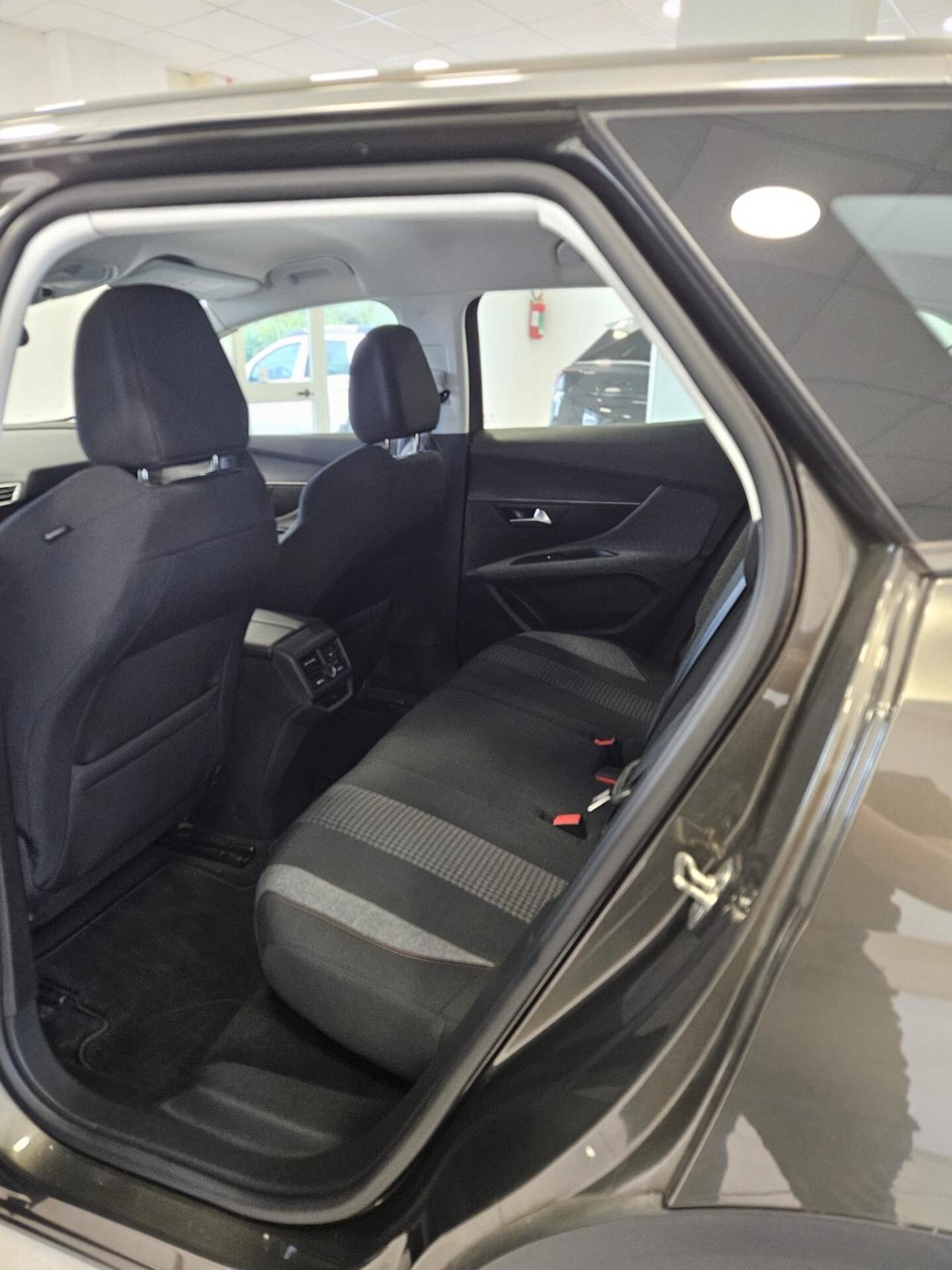 Peugeot 3008 BlueHDi 130 S&S EAT8 Business