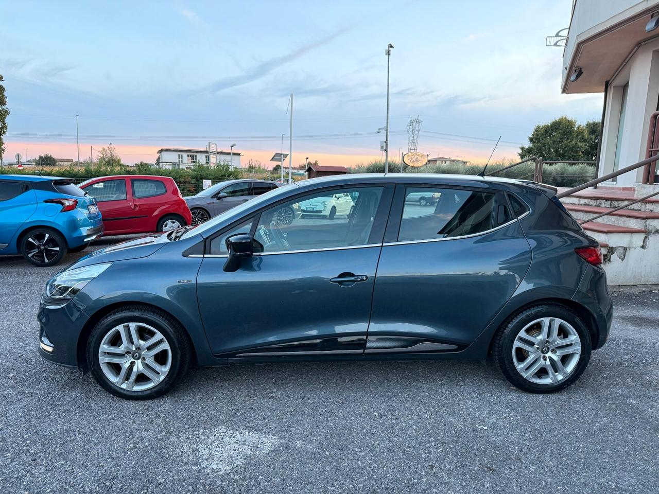 Renault Clio TCe 12V 90 CV Start&Stop 5 porte Energy Duel