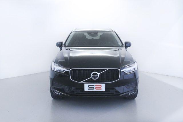 VOLVO XC60 B4 (d) AWD Geartronic Momentum Int. Pelle