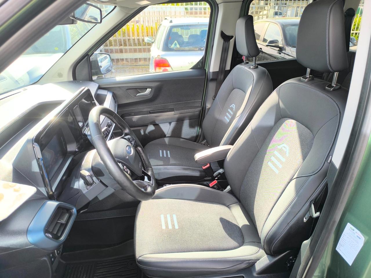 Ford Tourneo Courier 1.0 EcoBoost Powershift Active