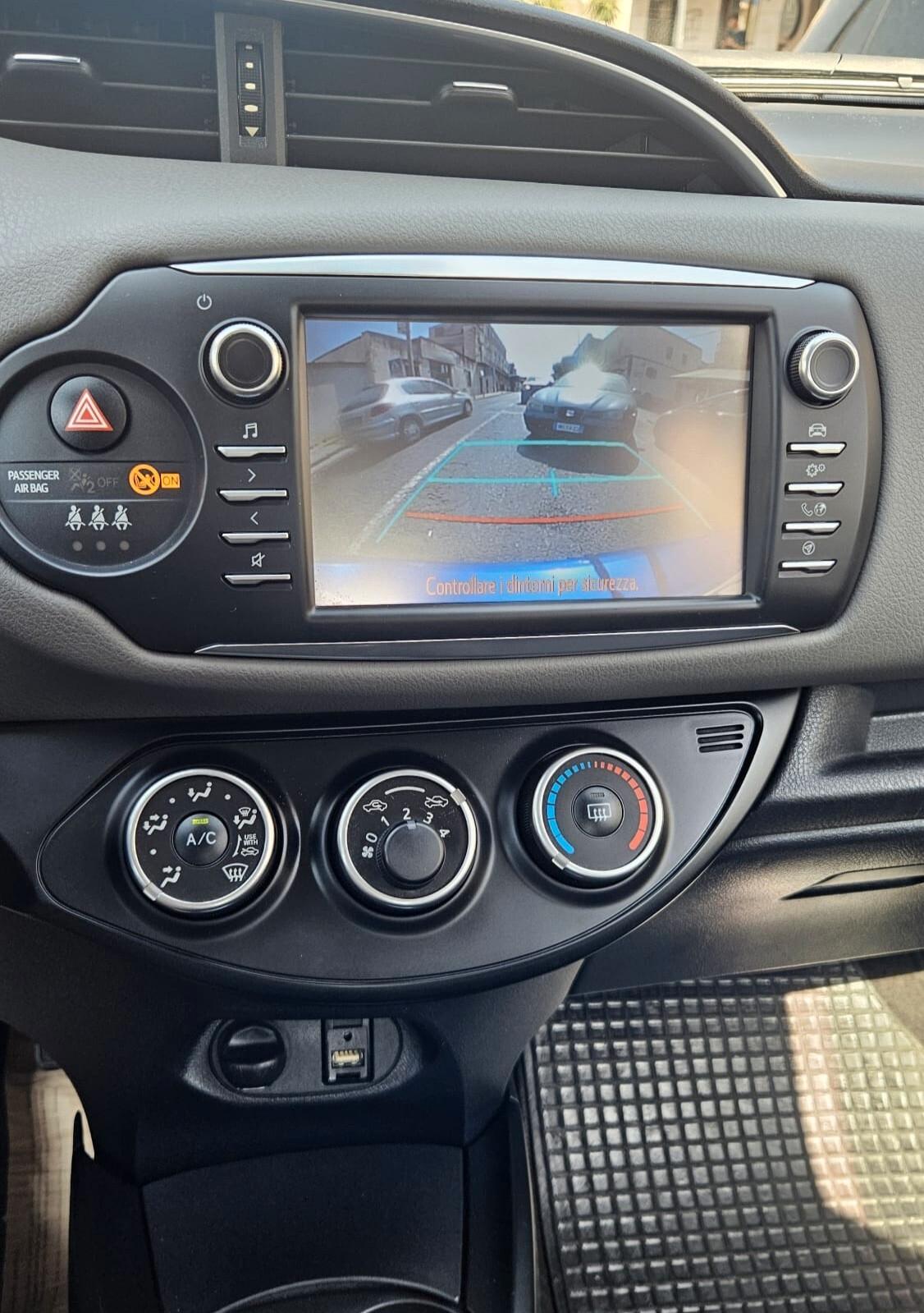 Toyota Yaris 1.0 72CV 5P Lounge SOLO 54000KM