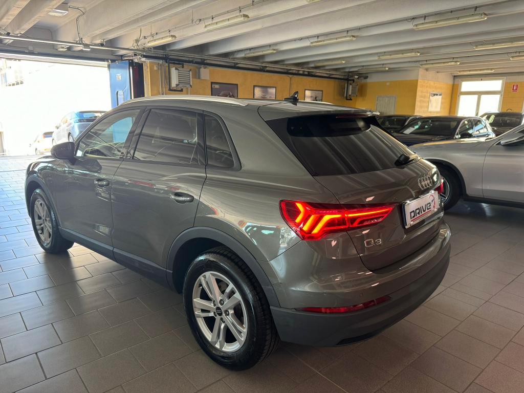 Audi Q3 35 2.0 tdi Business quattro s-tronic