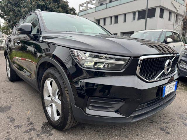 VOLVO XC40 T2 130CV MOMENTUM CORE