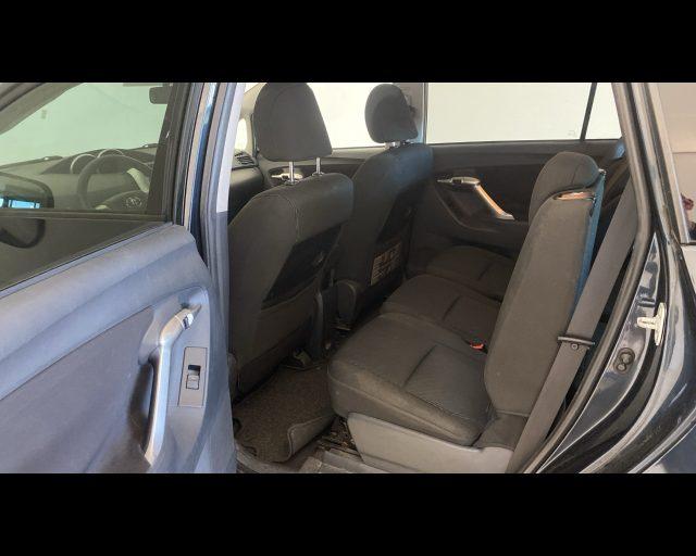 TOYOTA Verso 2.0d Active c/navi s/t.pan. 7p.ti mt