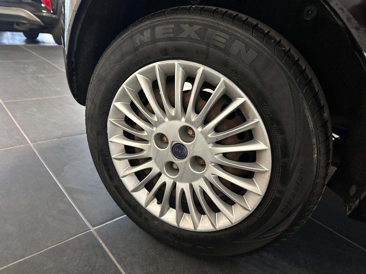 LANCIA YPSILON 1.3 MJT 75CV NEOPATENTATI