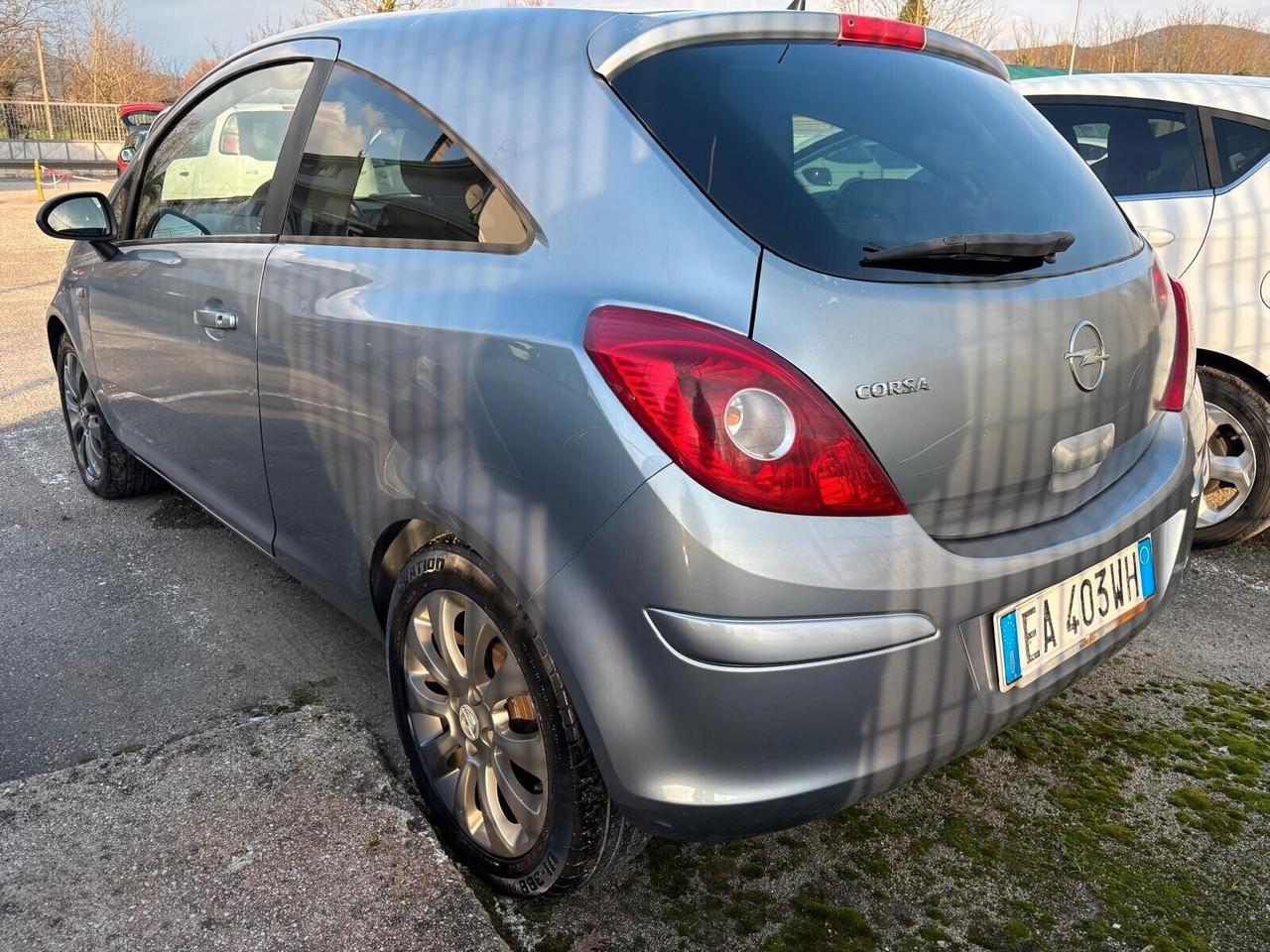 Opel Corsa 1.2 GPL 80CV 3 porte - 2010