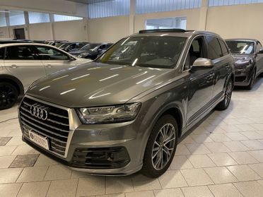 Audi Q7 3.0 TDI 272 CV quattro tip. Sport S Line Tetto 7P.