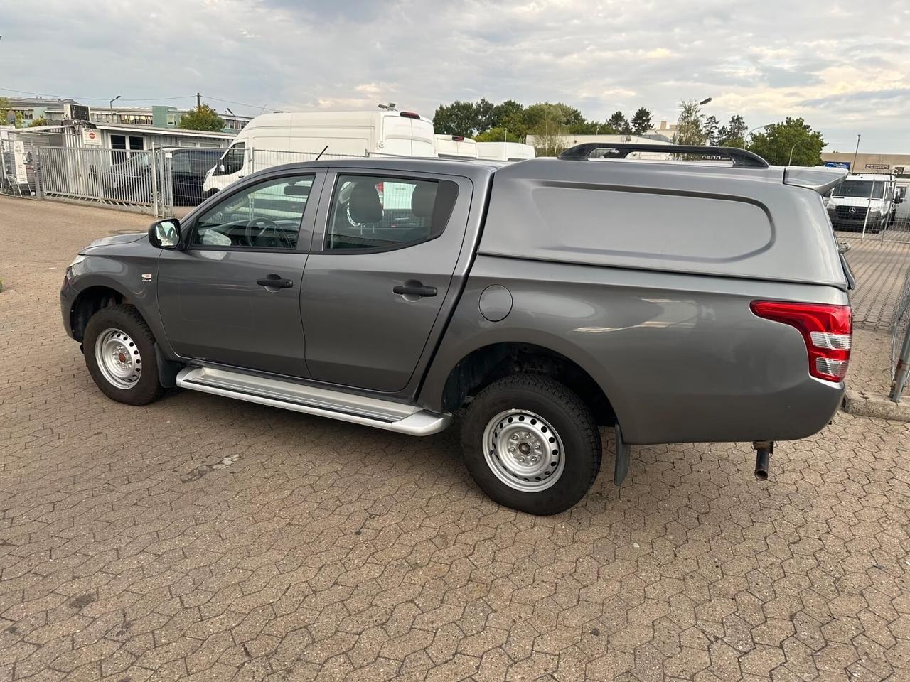 Mitsubishi L200 2.4 DI-D/154CV Double Cab Invite