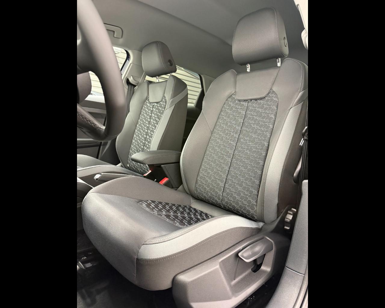 AUDI A1 ALLSTREET 30 TFSI S-TRONIC IDENTITY CONTRAST