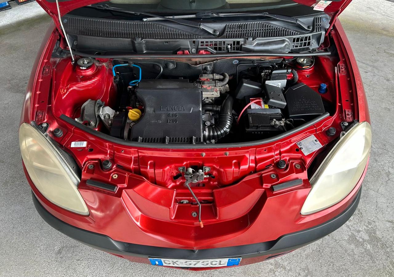 Lancia Ypsilon 1.2 16V Platino