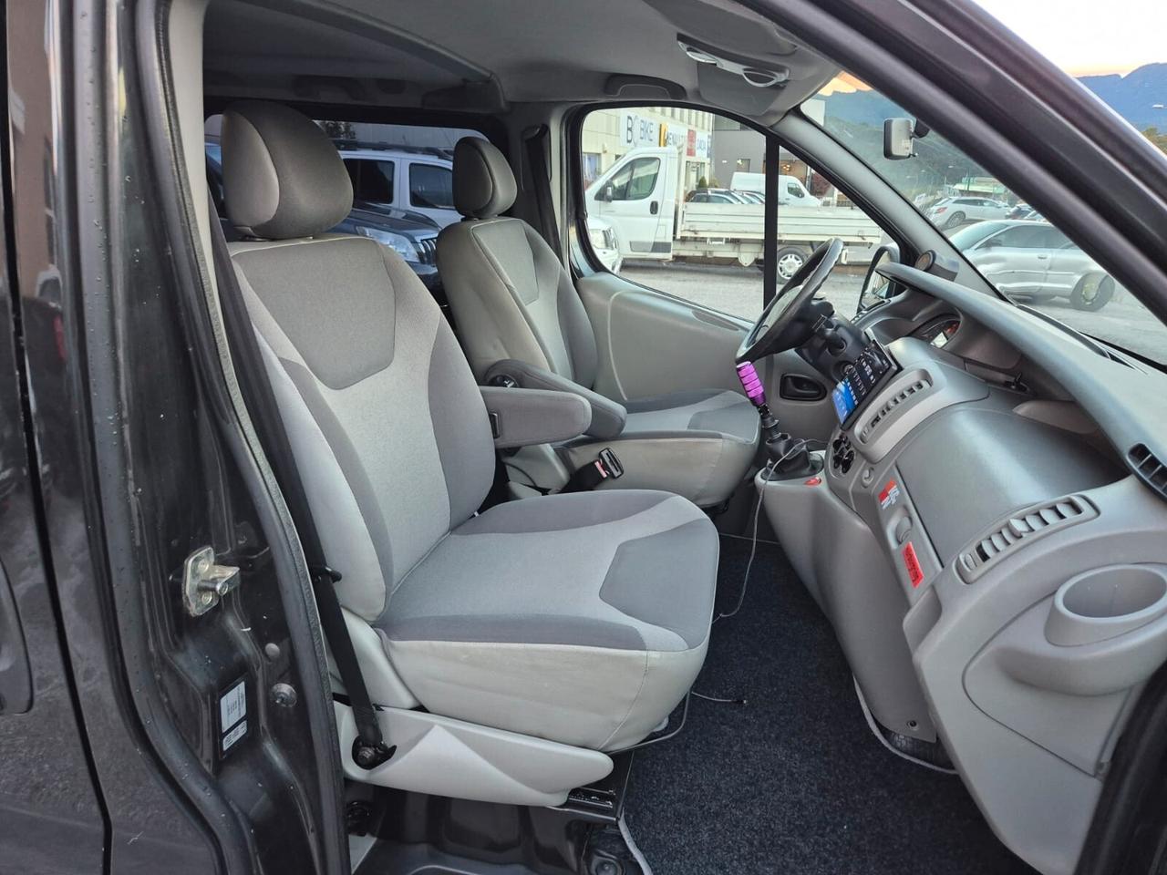 RENAULT TRAFIC 8 POSTI VERGLAST