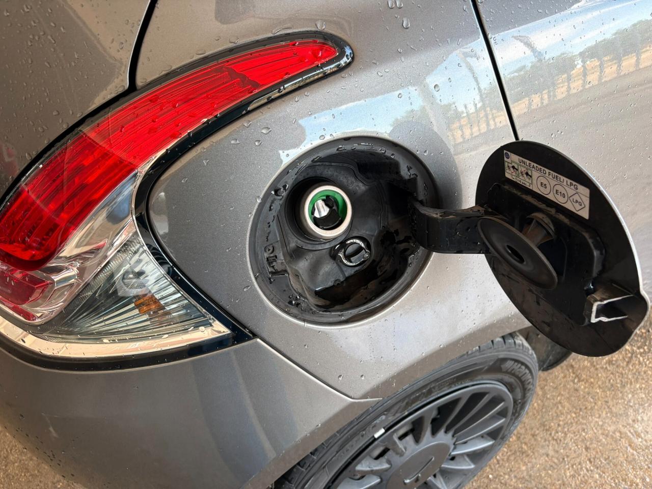 Lancia Ypsilon 1.2 69 CV 5 porte GPL Silver Plus