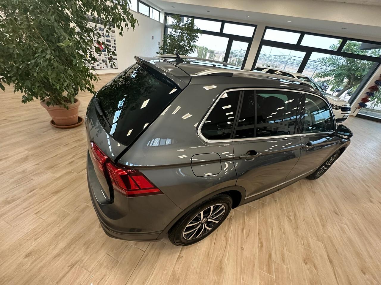 Volkswagen Tiguan 2.0 TDI SCR DSG Business BlueMotion Technology