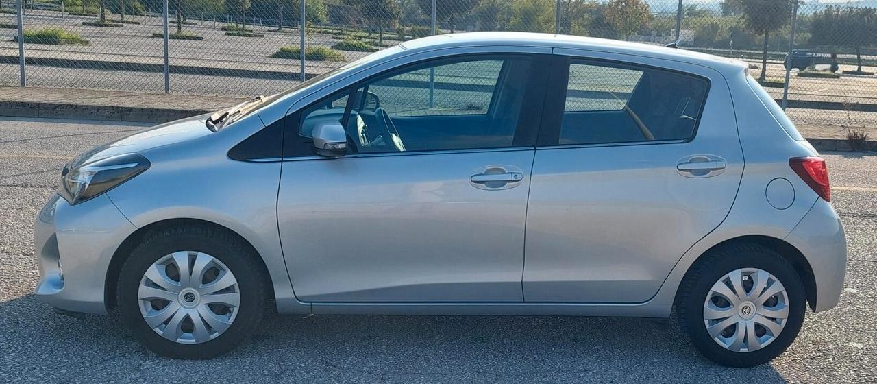 UNICO PROPRIETARIO - TOYOTA YARIS - 1.0 LOUNGE