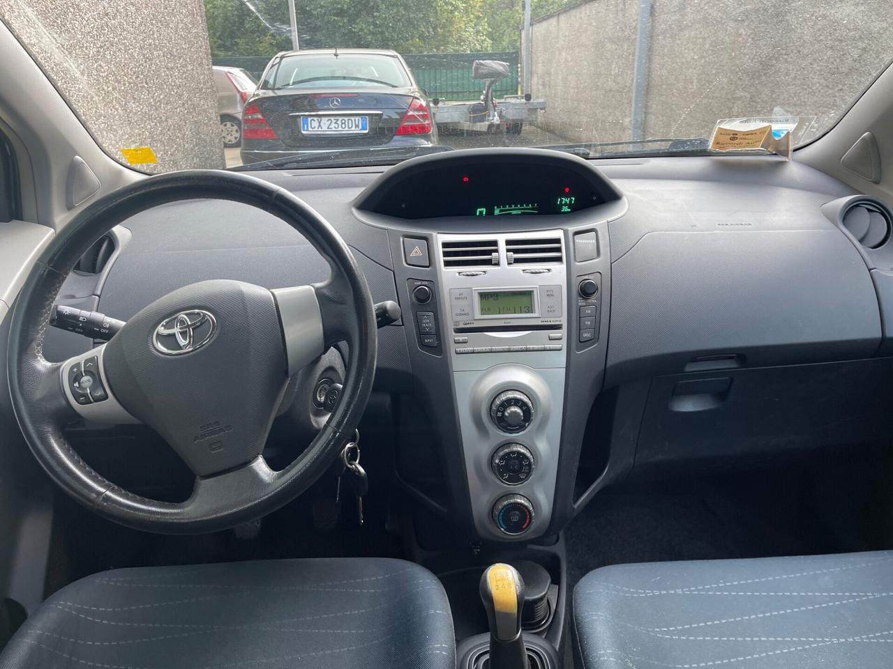 TOYOTA YARIS 1.3 BENZINA EURO4 UNI PROP