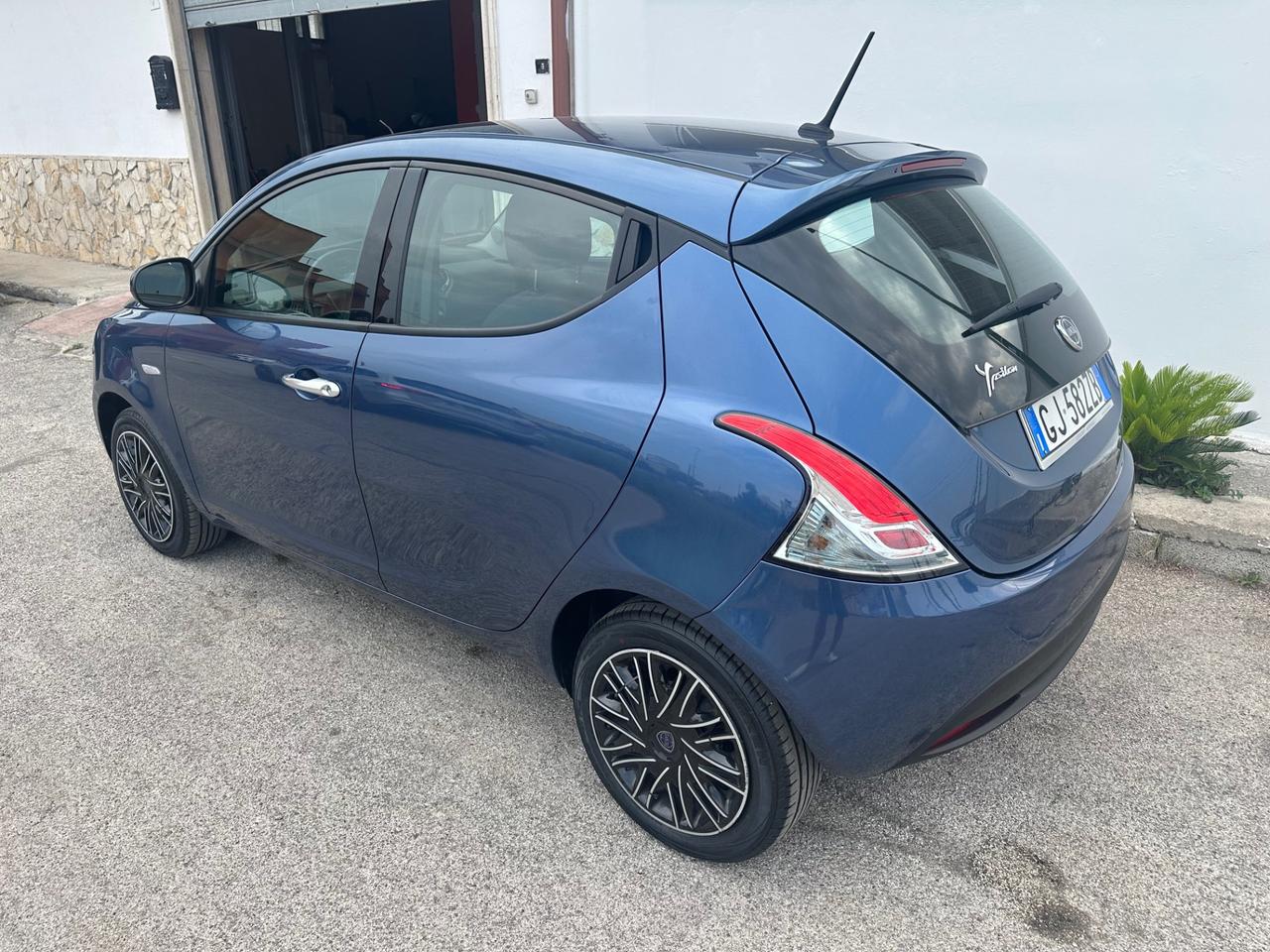 Lancia Ypsilon 1.0 firefly hybrid Silver s&s 70cv PROMO