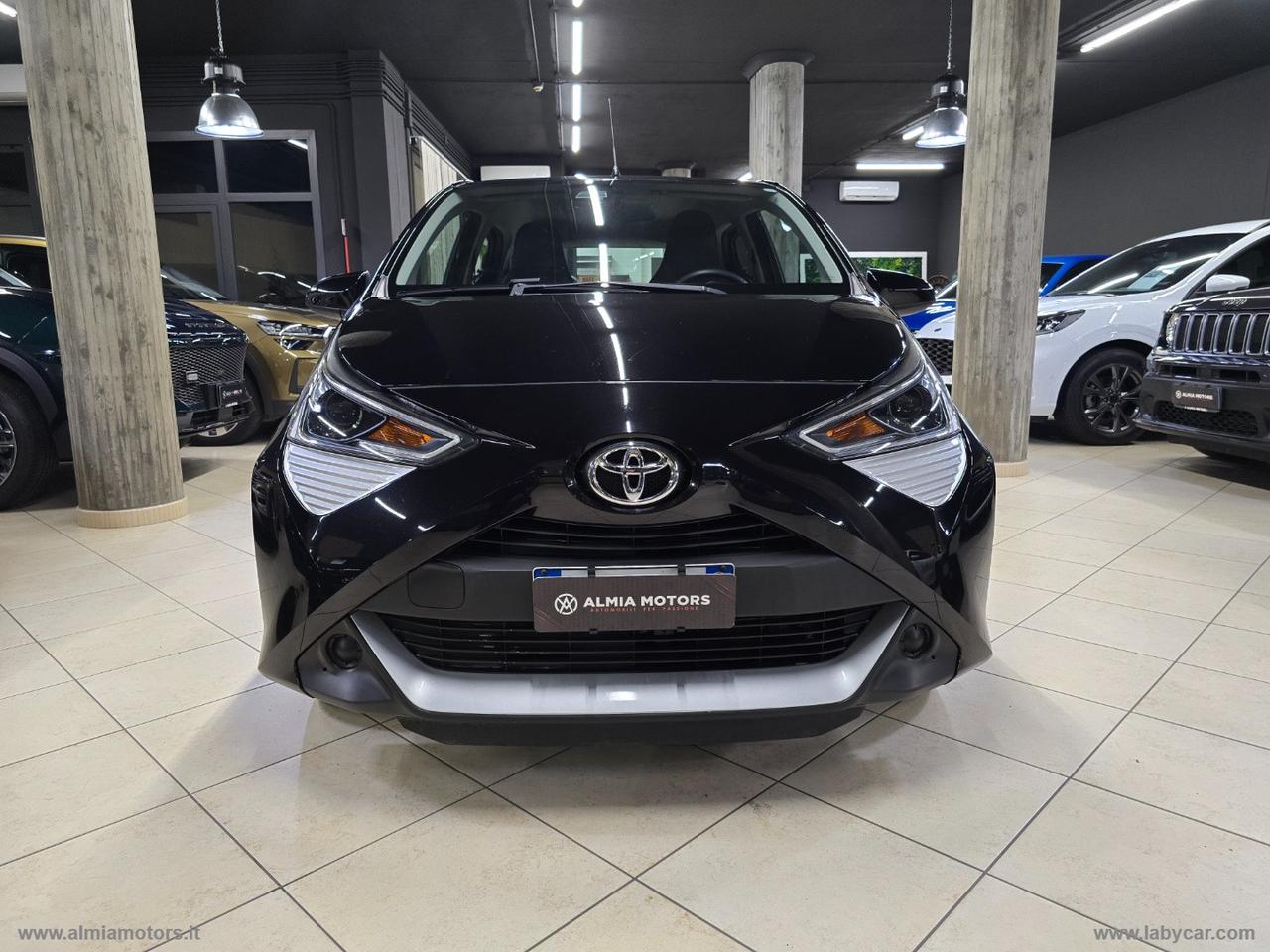 TOYOTA Aygo Connect 1.0 VVT-i 72 CV 5p. x-play