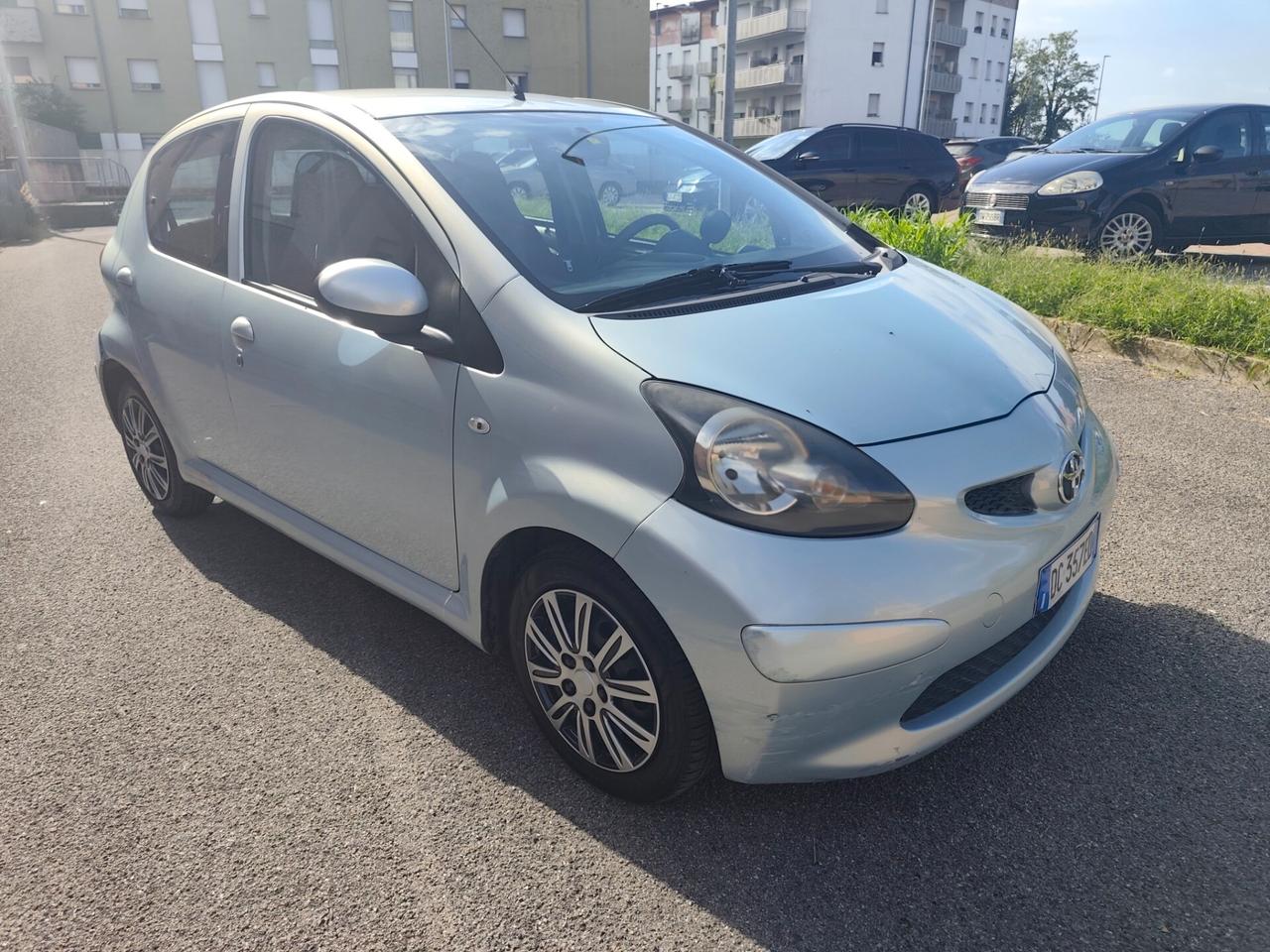 Toyota Aygo 1.0 Benz euro 4 5 porte Sol