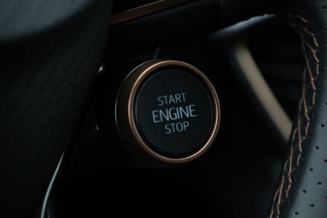 CUPRA Leon 1.5 eTSI 150 CV DSG