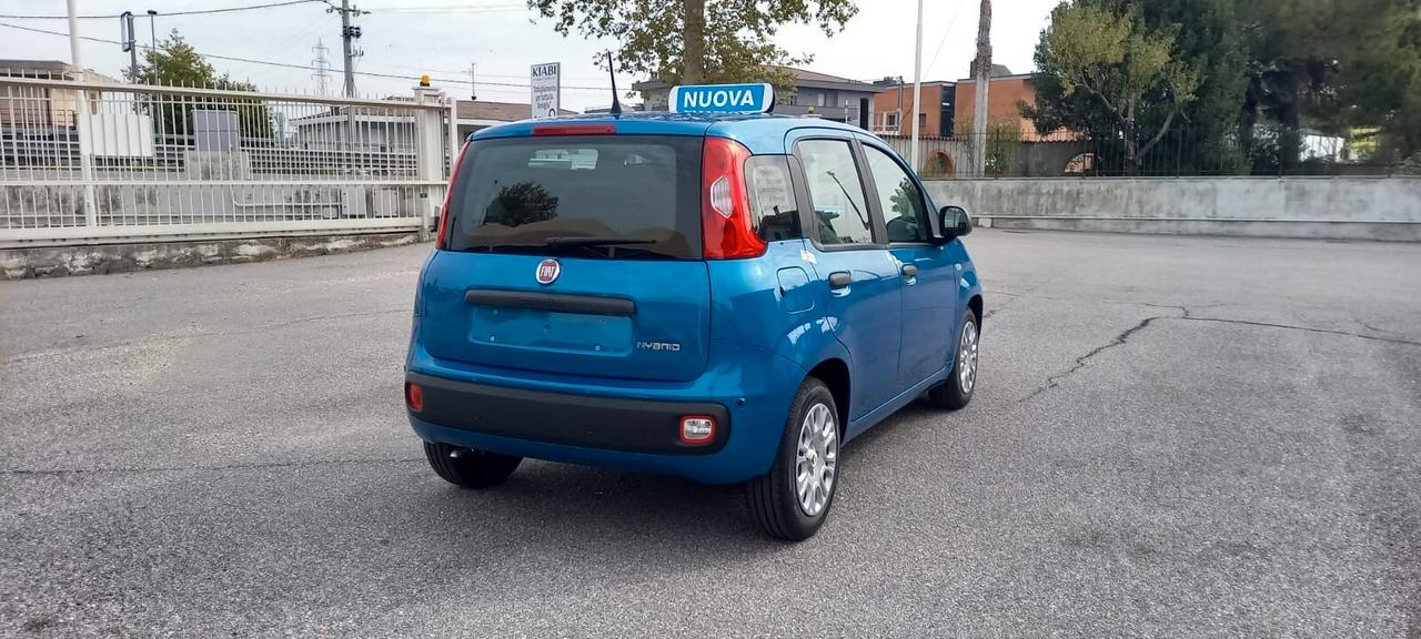 Fiat Panda cc. 1.000 Benzina-Elettrica (Ibrida) 70 CV. 5 Porte 5 Posti Euro 6ETEMP Temp KM. 0 Utilizzabile anche per i Neopatentati.