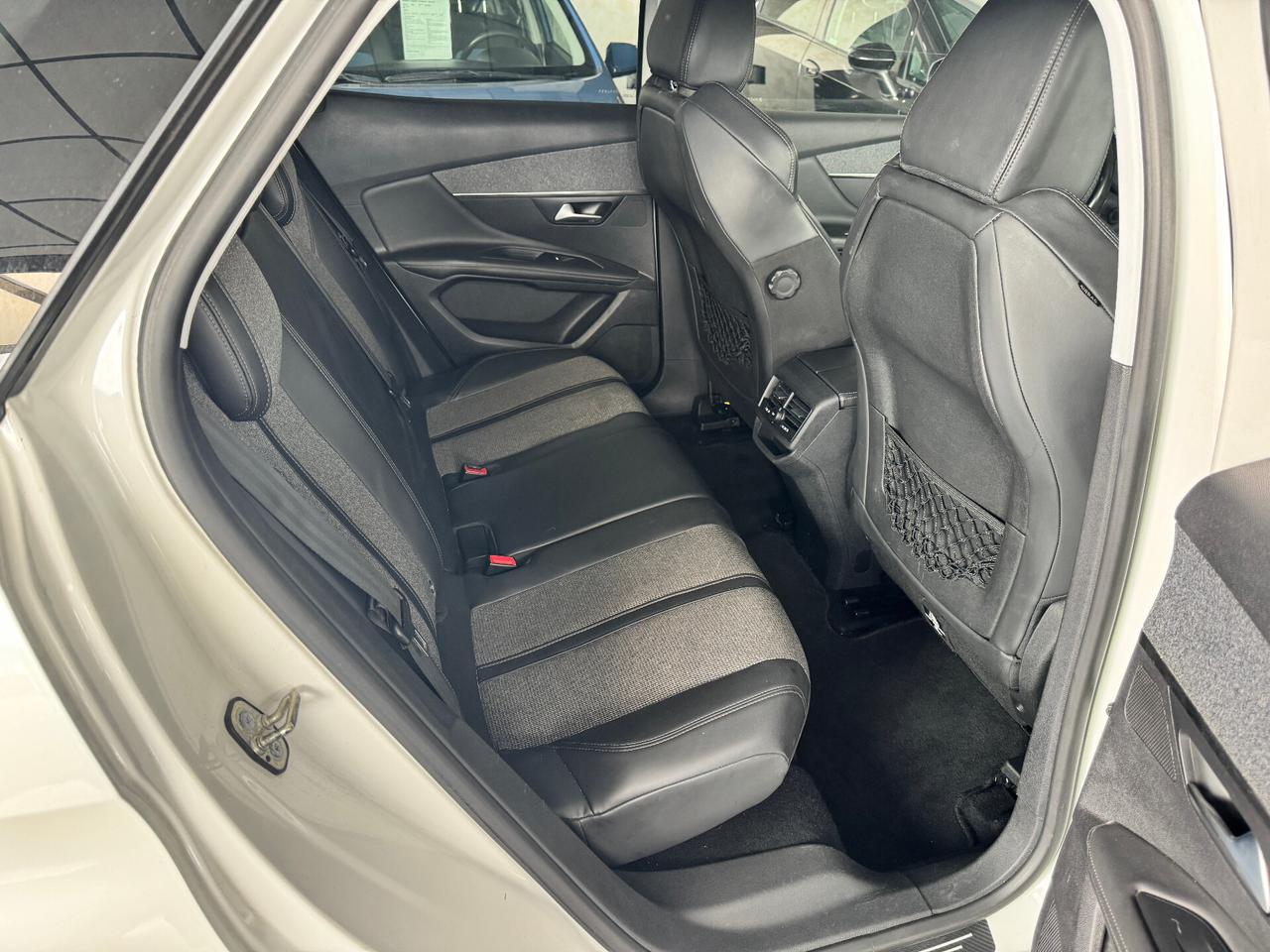 Peugeot 3008 BlueHDi 120 S&S Allure