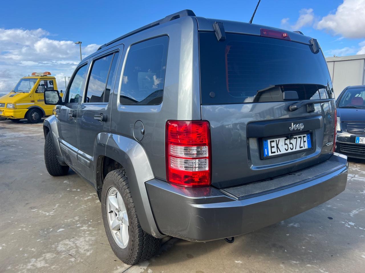 Jeep Cherokee 2.8 CRD DPF Sport Auto