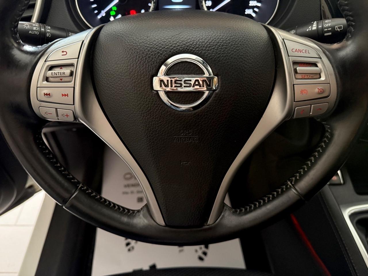 Nissan Qashqai 1.5 dCi Tekna *FULL OPTIONAL*