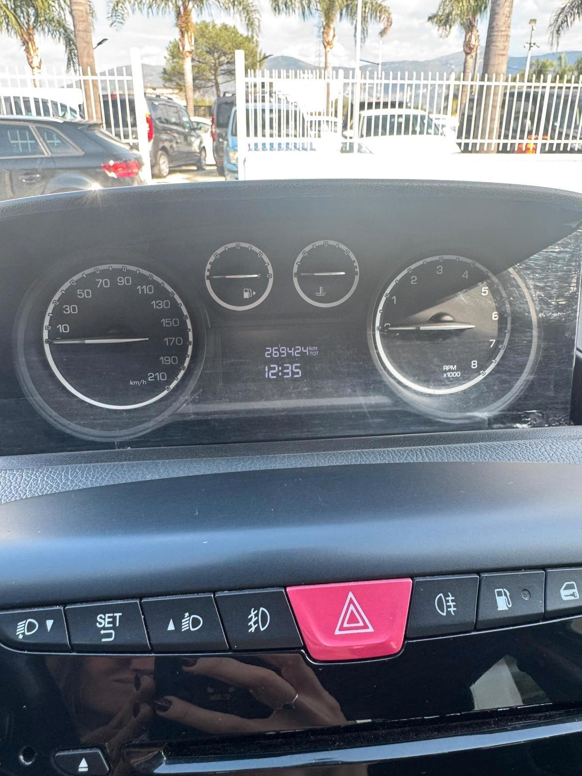 Lancia Ypsilon 0.9 TwinAir 85 CV 5 porte Metano Ecochic Silver