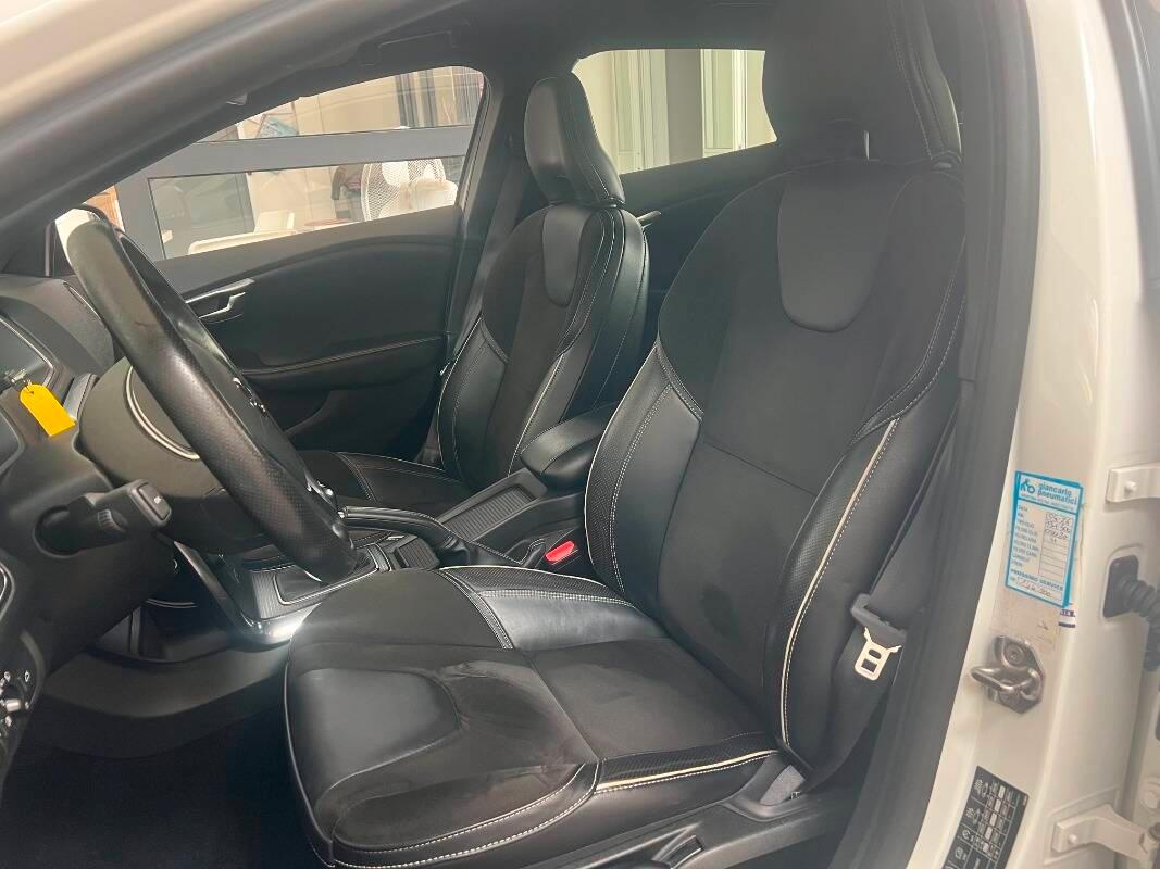 Volvo V40 2.0 d2 R-design