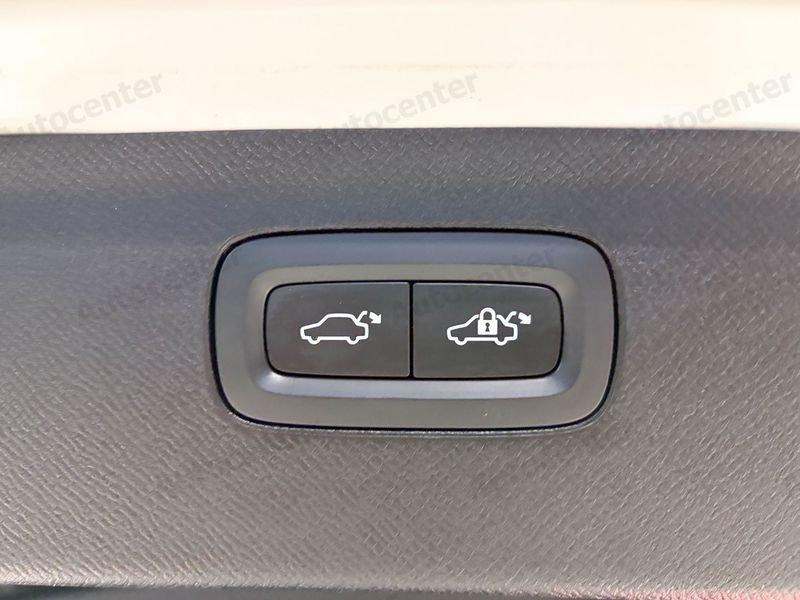Volvo XC90 XC90 B5 (d) 235CV AWD GEARTRONIC 5 POSTI MOMENTUM PRO