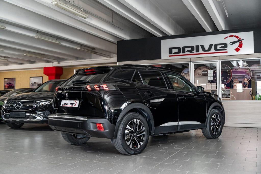 PEUGEOT 2008 motore elettrico 136 CV Allure Pack