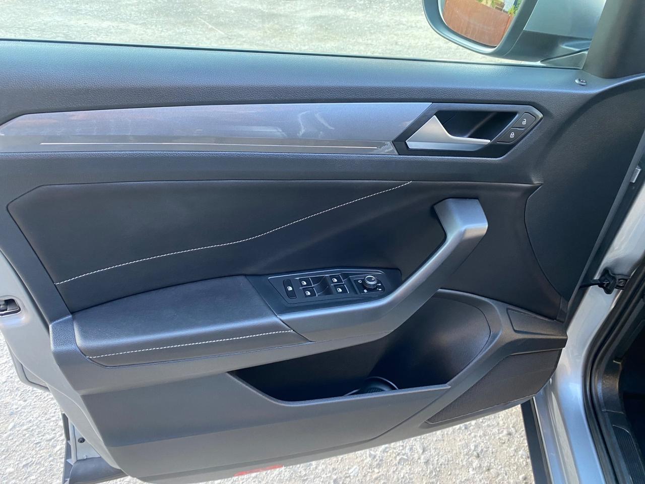 Volkswagen T-Roc 1.0 TSI Style NEOPATENTATI!!!