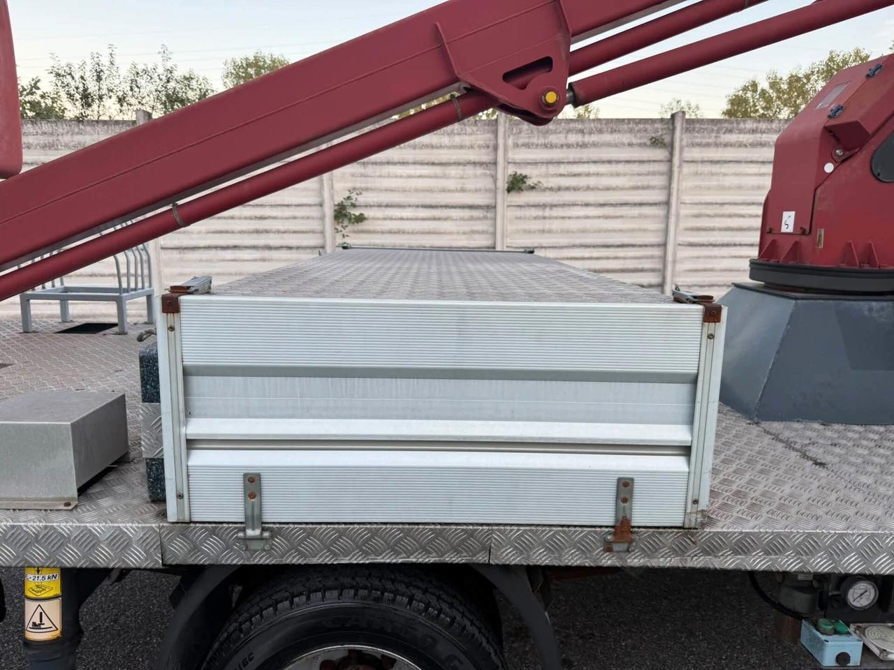 Iveco Daily 35 2.3 CON PIATTAFORMA E CESTELLO