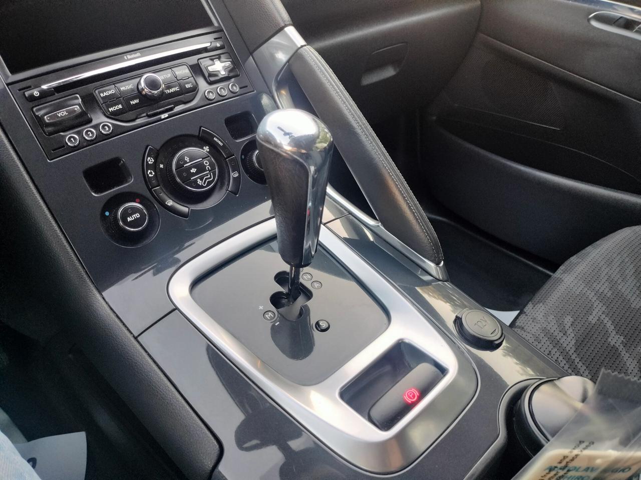 Peugeot 3008 1.6 HDi 110CV cambio robotizzato Outdoor