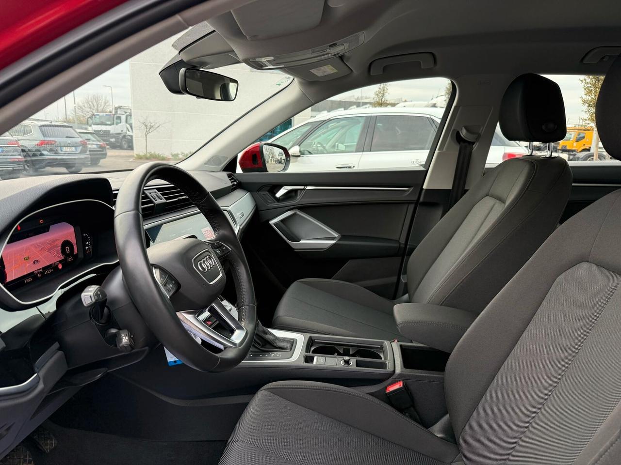 Audi Q3 35 TDI S tronic Business