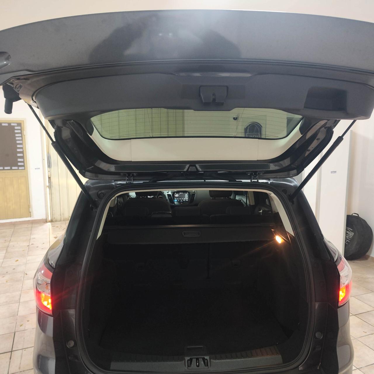 Ford Kuga 1.5 TDCI 120 CV S&S 2WD Plus automatico (12 mesi di garanzia)