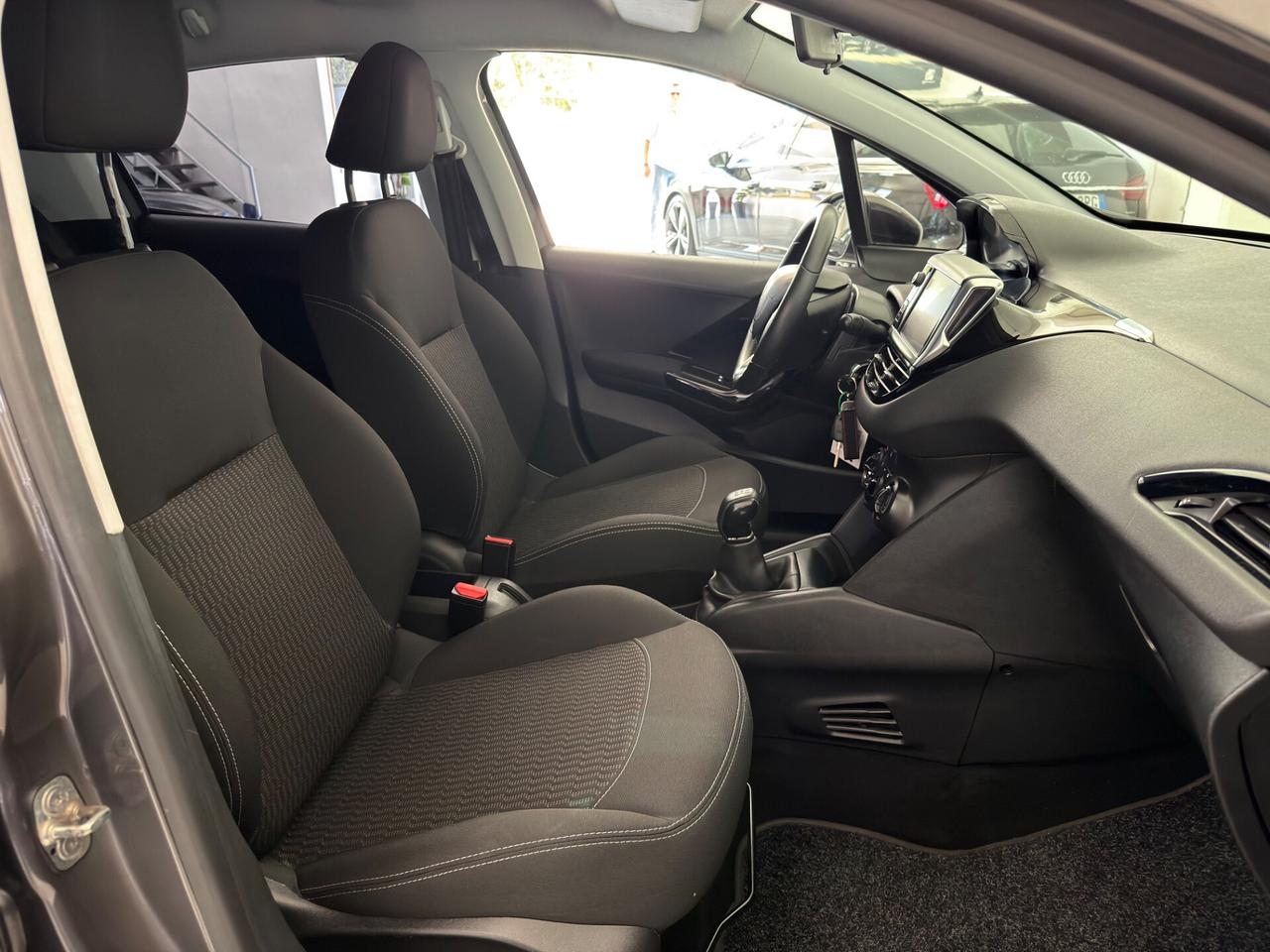 Peugeot 208 PureTech 82 5 porte Allure
